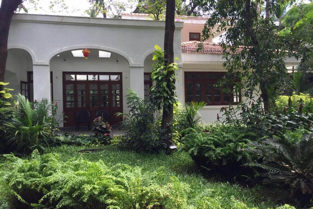 Ready-To-move-in-bungalow-entrance