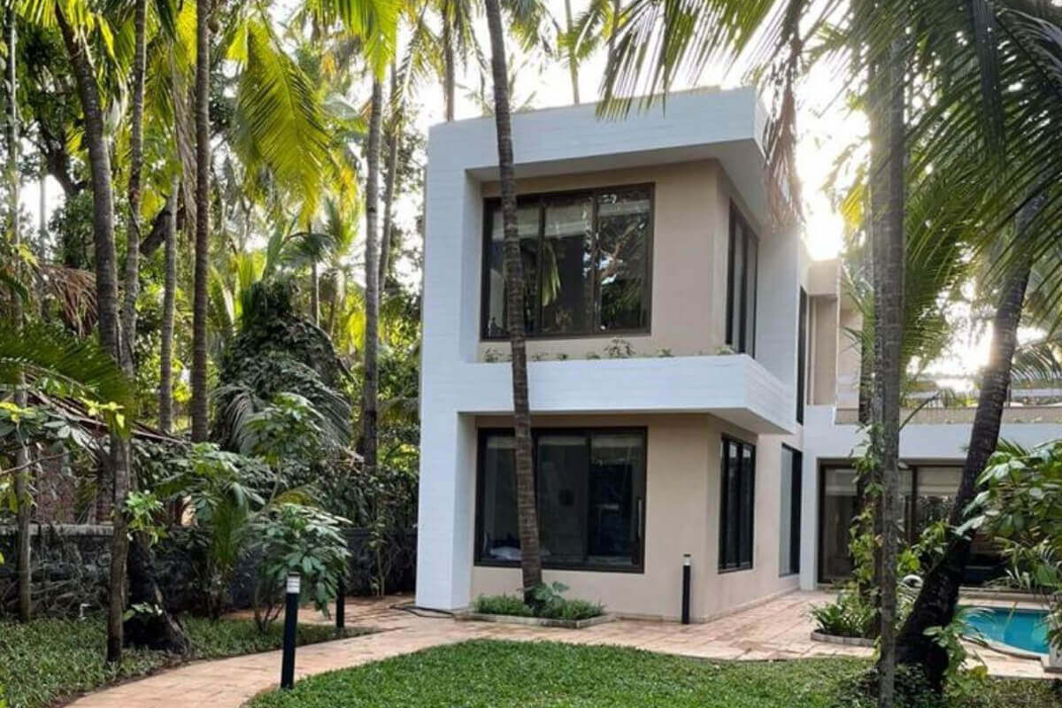 Ready-To-move-in-bungalow-backside-view