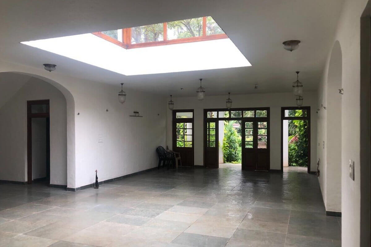 Ready-To-move-in-bungalow-main-door