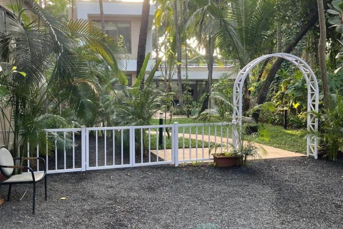 Ready-To-move-in-bungalow-outside-entrance-view